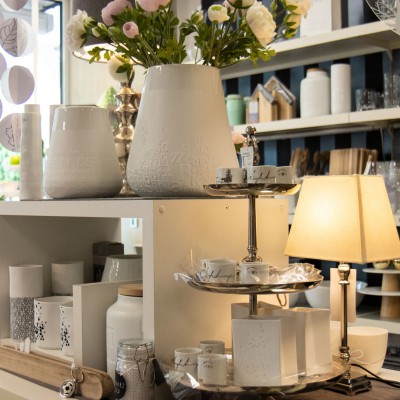 Dekorierter Tisch im Laden bei Bockel