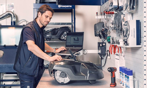 Service an einem Automower